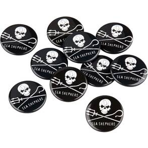 Sea-Shepherd-Button-Jolly-Roger-01