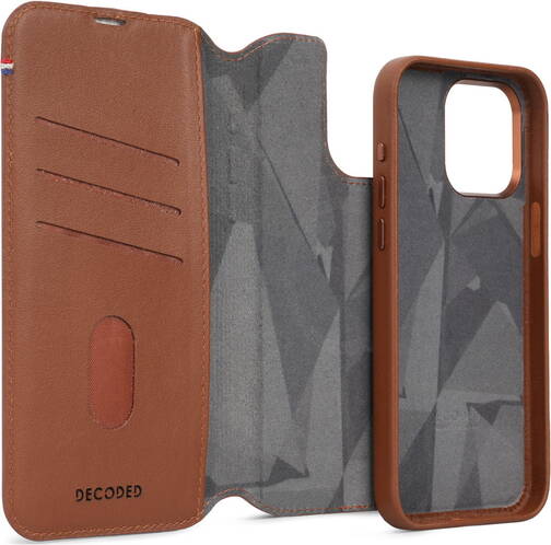 Decoded-Leder-Wallet-2-in-1-mit-MagSafe-iPhone-15-Pro-Max-Braun-03.jpg
