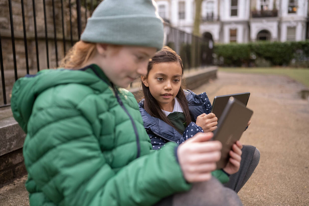 schuelerinnen_mit_ipad