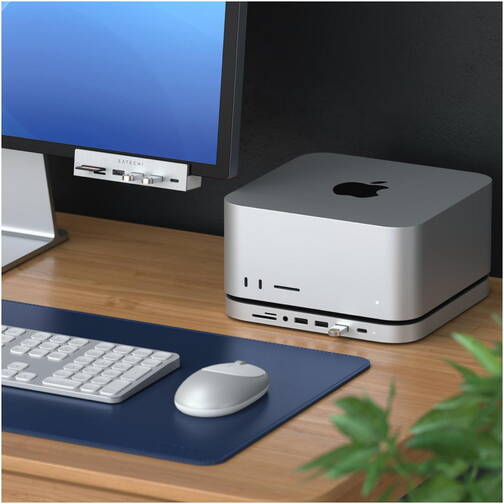 Satechi-USB-3-1-Typ-C-Dock-Desktop-Silber-02.jpg