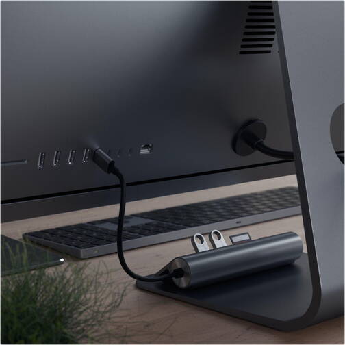 Satechi-USB-3-1-Typ-C-USB-C-Combo-Hub-Hub-Silber-04.jpg