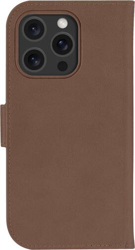 dbramante-Wallet-Lynge-iPhone-16-Pro-Tan-gebraeunt-04.jpg