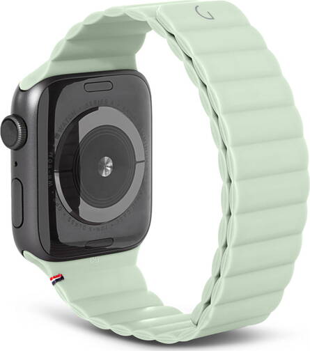 Decoded-Silikonarmband-Magnetic-Traction-fuer-Apple-Watch-44-45-46-49-mm-Jade-02.jpg