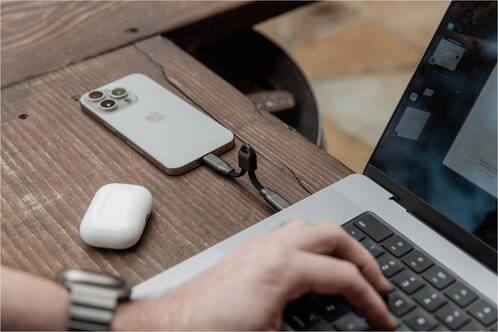 Nomad-ChargeKey-magnetisches-USB-C-auf-USB-C-Ladekabel-0-12-m-Schwarz-07.jpg Nomad-ChargeKey-magnetisches-USB-C-auf-USB-C-Ladekabel-0-12-m-Schwarz-07.jpg