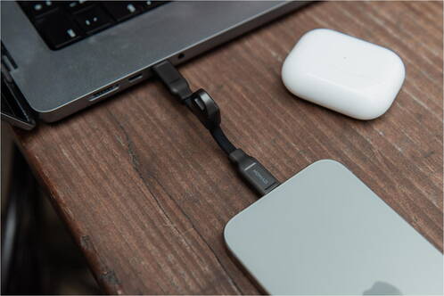 Nomad-ChargeKey-magnetisches-USB-C-auf-USB-C-Ladekabel-0-12-m-Schwarz-08.jpg Nomad-ChargeKey-magnetisches-USB-C-auf-USB-C-Ladekabel-0-12-m-Schwarz-08.jpg