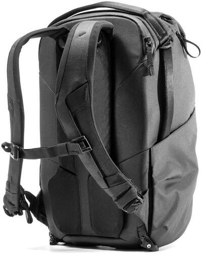 Peak-Design-Everyday-Backpack-20L-v2-Schwarz-03.jpg