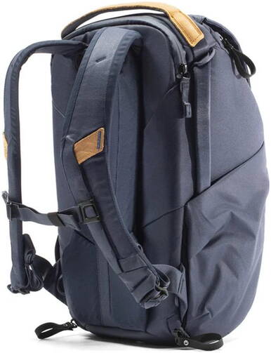 Peak-Design-Everyday-Backpack-30L-v2-Mitternacht-02.jpg