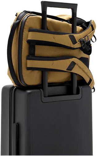 Peak-Design-Everyday-Backpack-20L-v2-Coyote-08.jpg