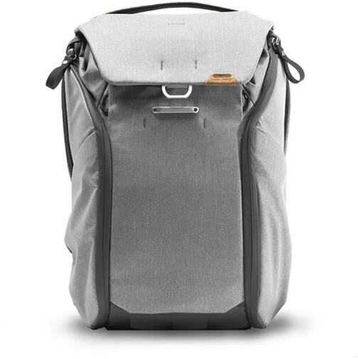 Peak-Design-Everyday-Backpack-20L-v2-Hellgrau-01.jpg