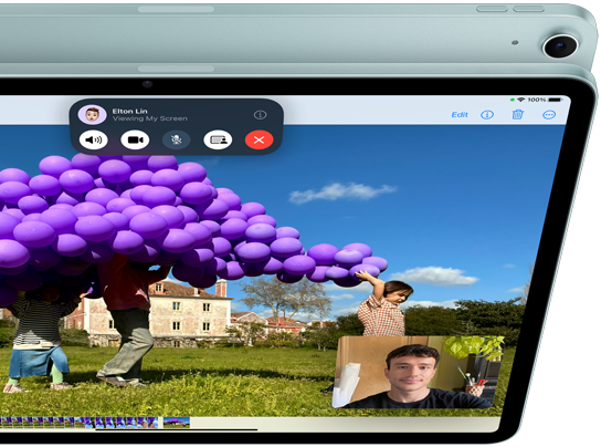 iPad Air avec caméra avant ultra grand-angle 12 Mpx montrant la fonctionnalité SharePlay dans FaceTime